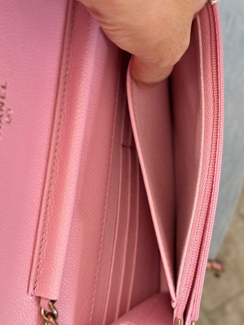 CHANEL Pink Quilted Caviar Leather Wallet Crossbody with Chain - Picture 9 of 10